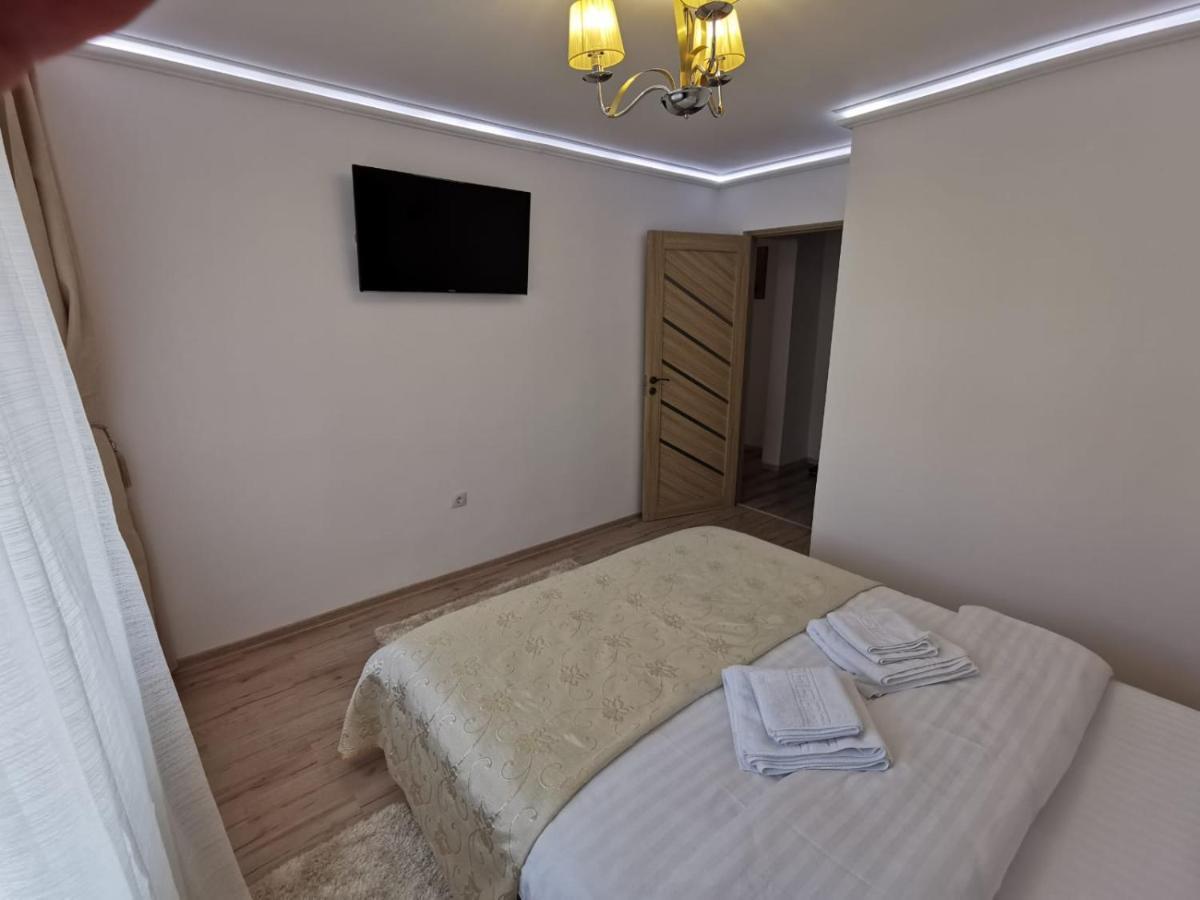 Apartament Gold Luxury Tîrgu Ocna Buitenkant foto
