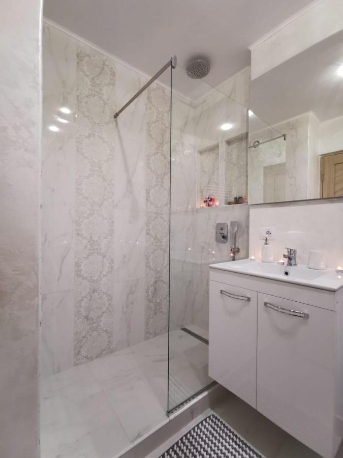 Apartament Gold Luxury Tîrgu Ocna Buitenkant foto