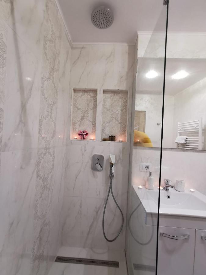 Apartament Gold Luxury Tîrgu Ocna Buitenkant foto